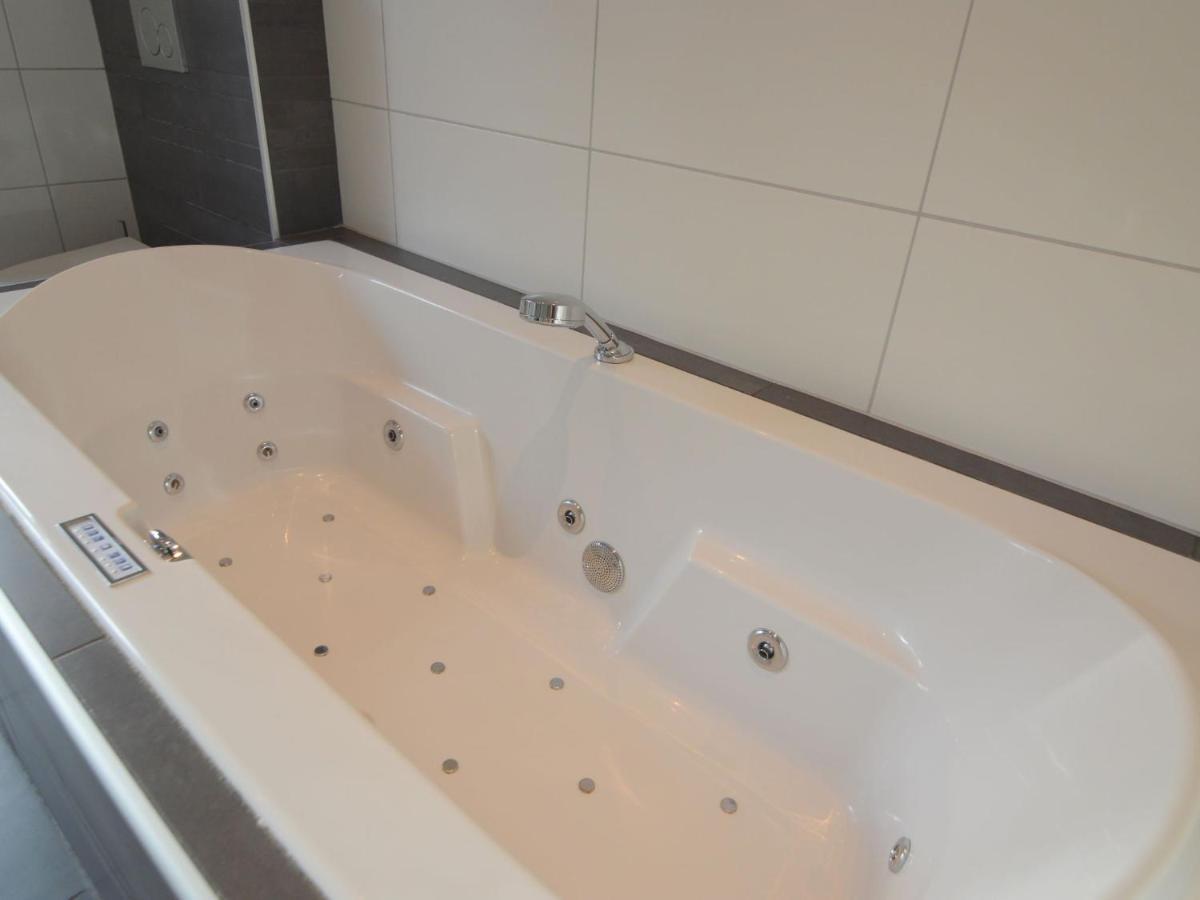 Stunning Villa In Venhorst With Sauna Zewnętrze zdjęcie